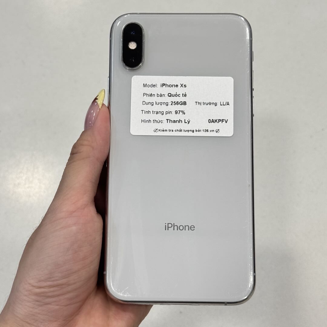 Mặt sau iPhone Xs cũ trong kho smartphonegiare.vn Vĩnh Long, ảnh chụp thật