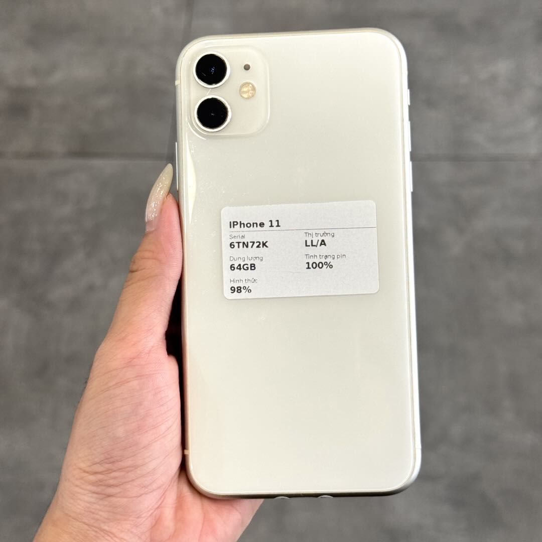 Mặt sau iPhone 11 cũ trong kho smartphonegiare.vn Vĩnh Long, ảnh chụp thật