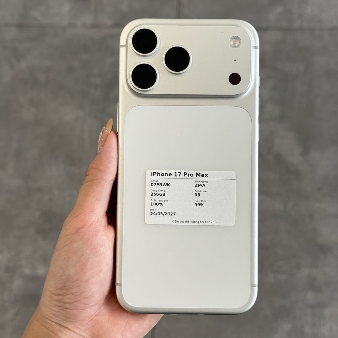 Mặt sau iPhone 17 Pro Max cũ trong kho smartphonegiare.vn Vĩnh Long, ảnh chụp thật